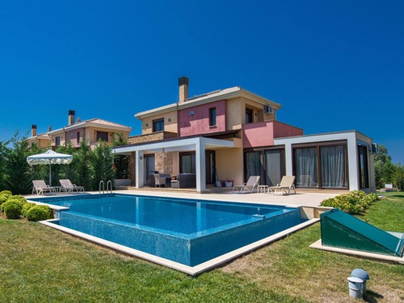 Halkidiki, Sani (Kasandra) — prostrana vila sa bazenom (192 m²) | GOLDEN VISA | €580.000