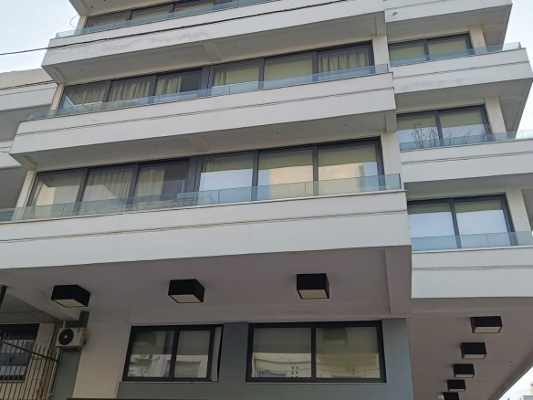 Atina, Metaxurgio — renoviran namešten studio (30 m²) | GOLDEN VISA | €250.000