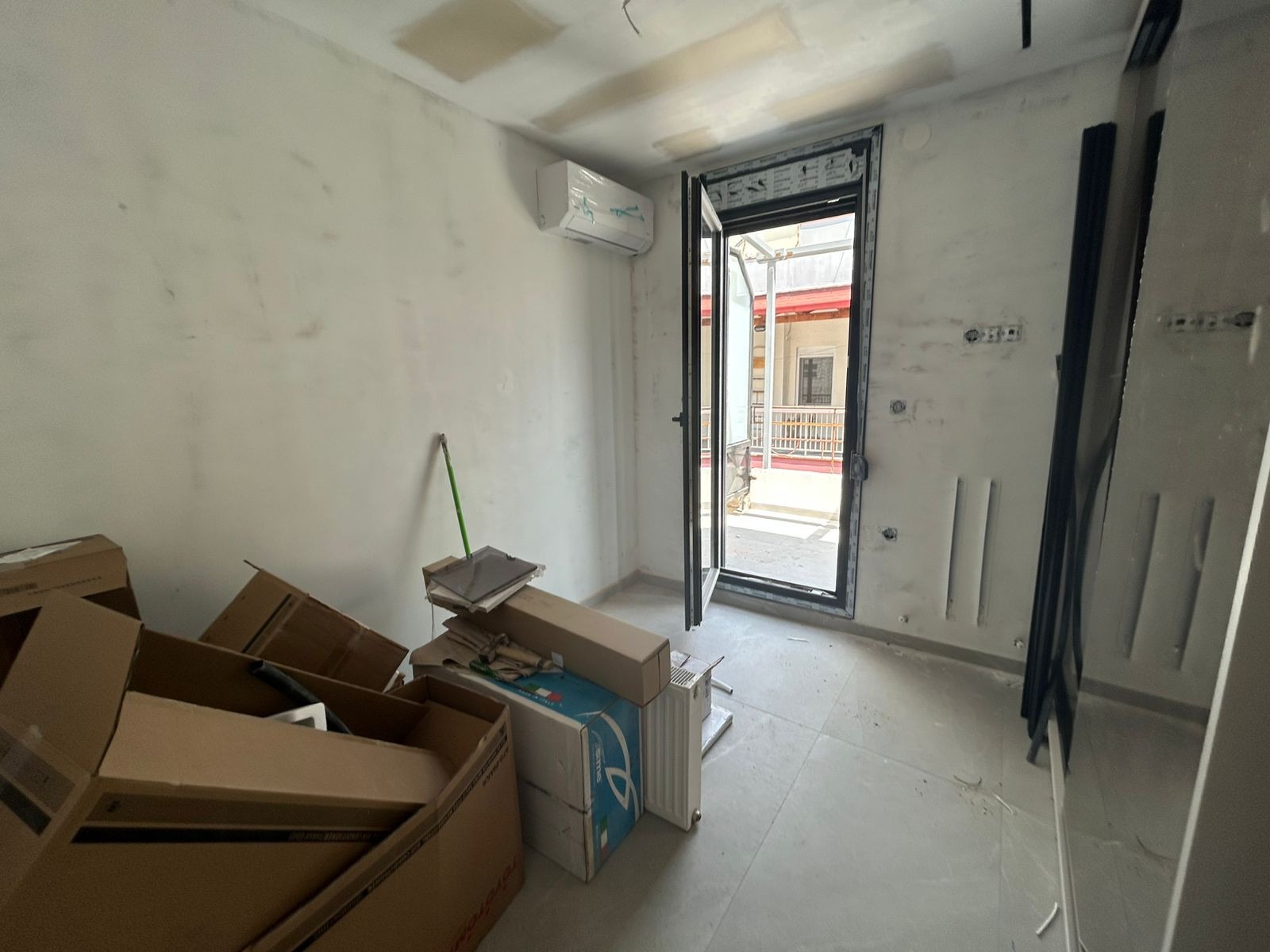 Solun, Plateia Navarinou — renoviran namešten dvosoban stan (54 m²) | €420.000