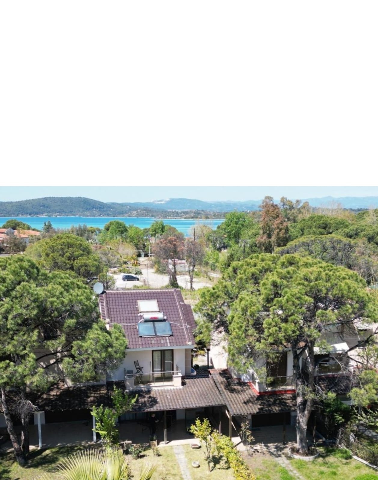 vourvourou-3 Halkidiki, Vourvourou (Sithonia) — potpuno namešten mezonet, useljiv (70 m²) | €380.000